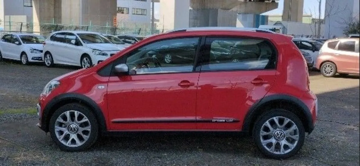 Volkswagen Cross Up! - Image 3