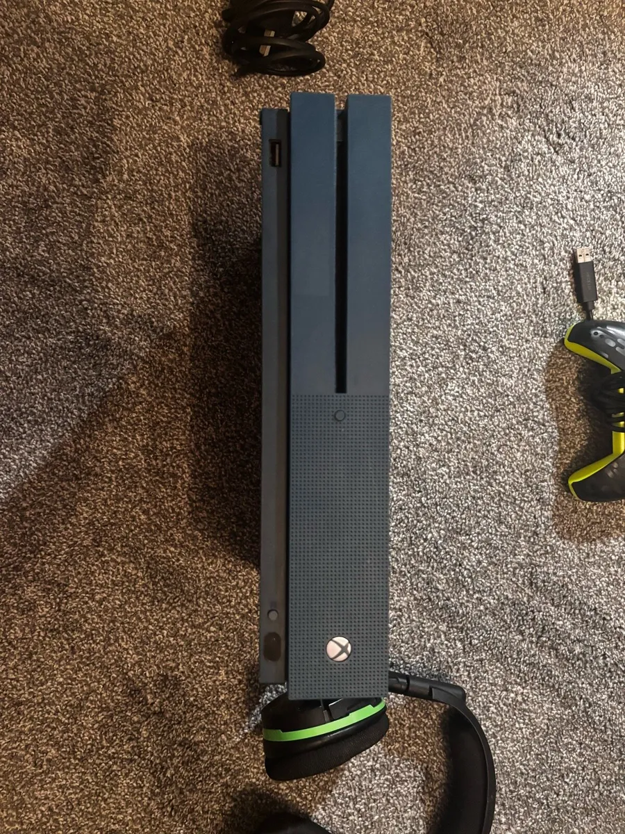 Xbox One S - Image 3