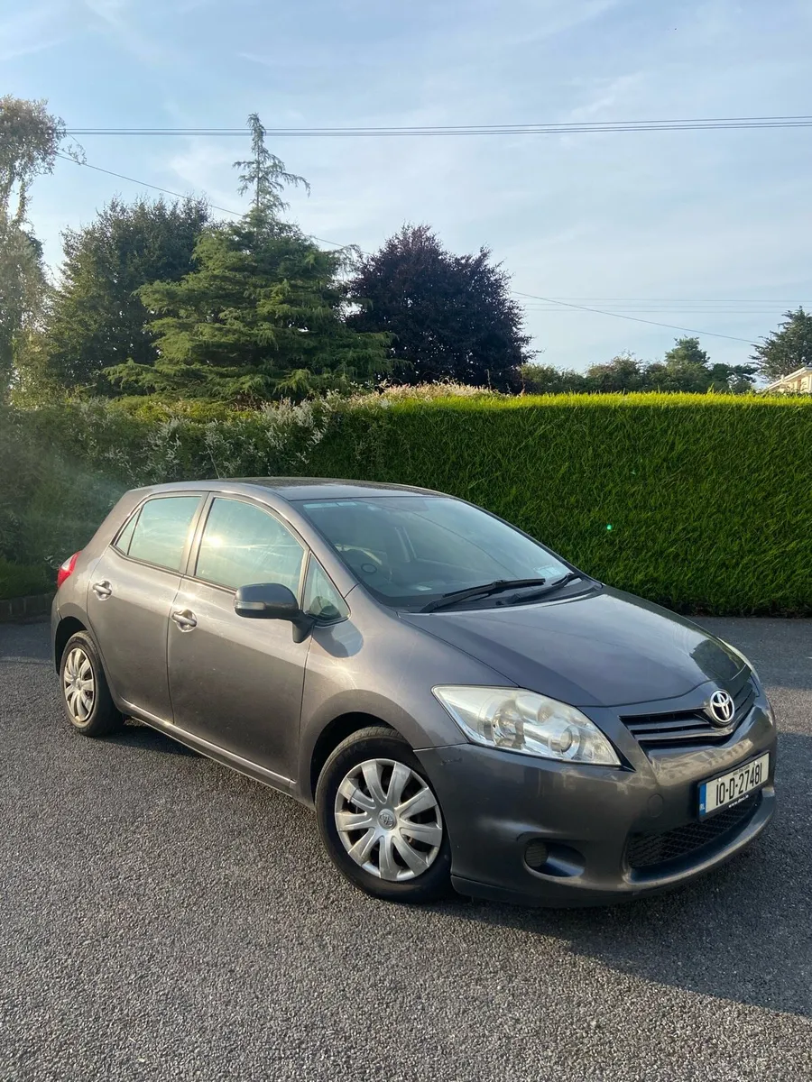 Toyota Auris 2010 Grey 1.4 Diesel 6 Speed - Image 1
