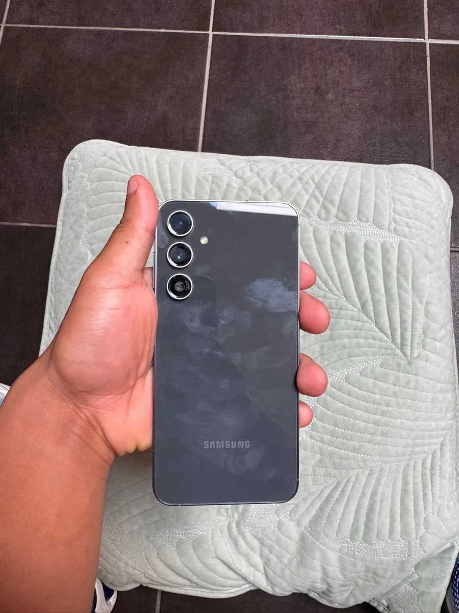 Samsung s23fe - Image 1