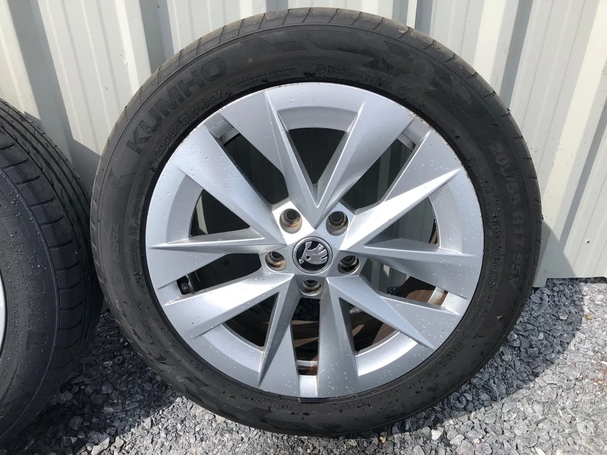 17” genuine Octavia Skoda new model alloys - Image 3