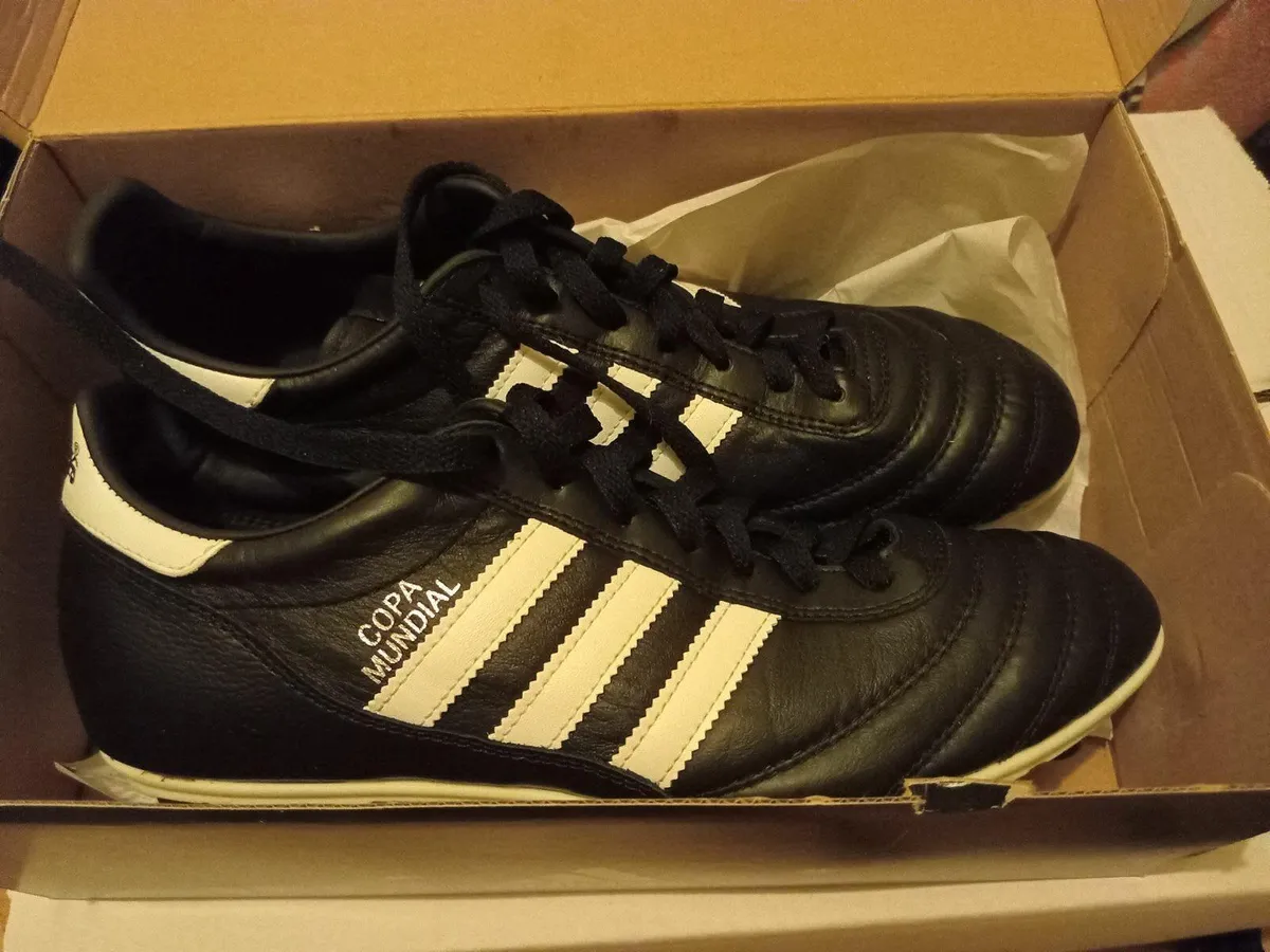 Ladies football boots - Image 3