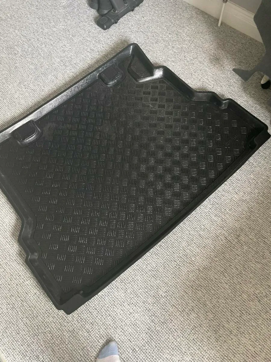 BMW 5 Series 2021 estate fitted boot liner. - Image 2