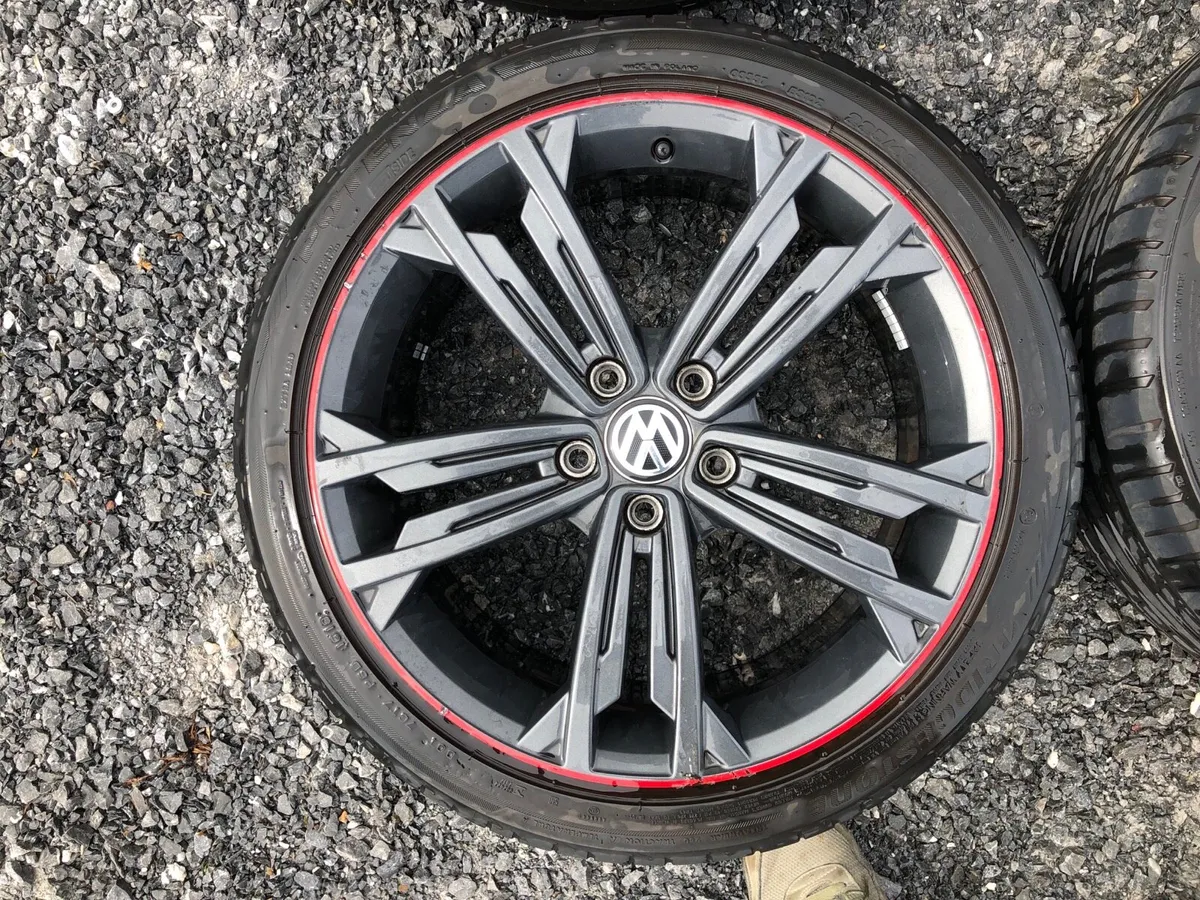 18” genuine MK7 VW Golf GTI alloys - Image 4
