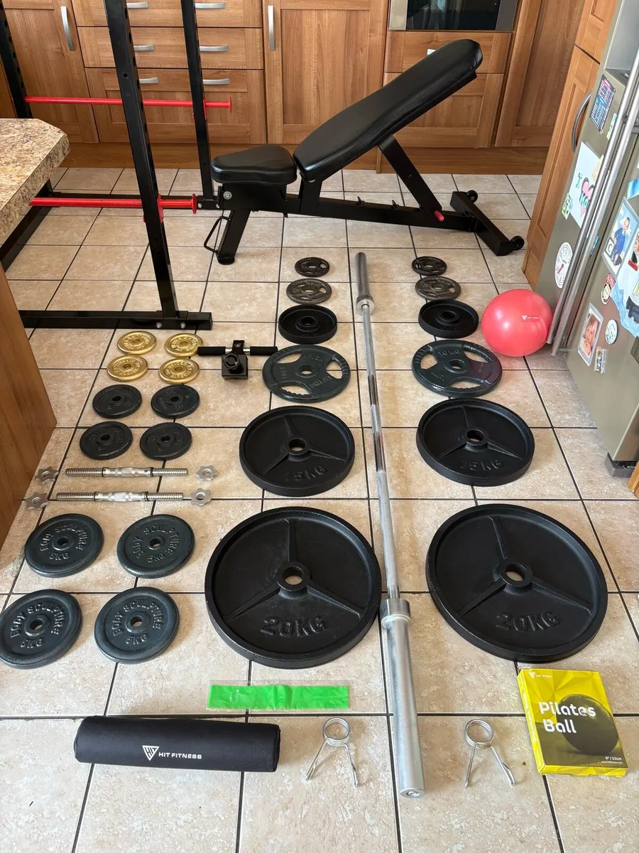 FANTASTIC GYM POWER RACK WEIGHTLIFTING SET UP!!!! - Image 2