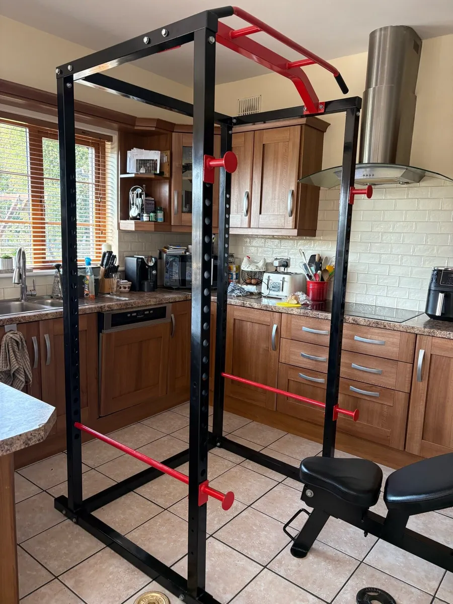 FANTASTIC GYM WEIGHTLIFTING SET UP, RACK,BENCH  ET - Image 3