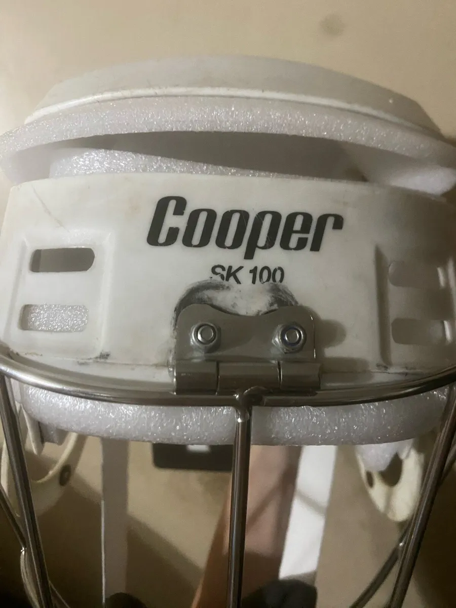 Cooper sk100 white old newstyle hurling helmet - Image 4