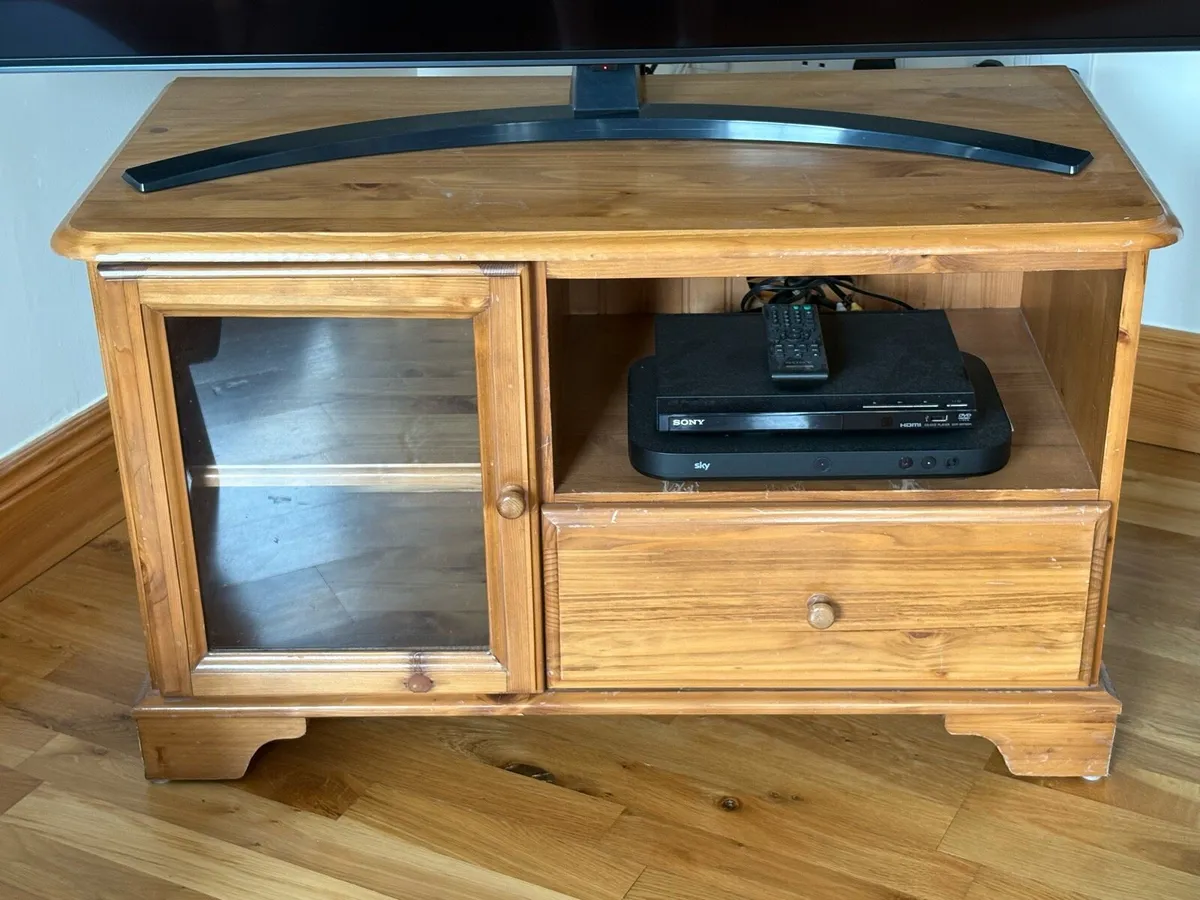 Ailesbury Pine TV Stand75 - Image 1