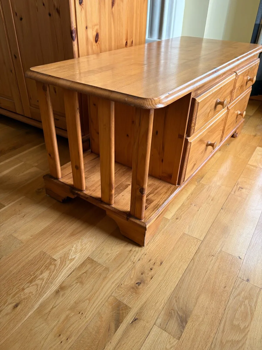 Ailesbury Pine Coffee Table - Image 3