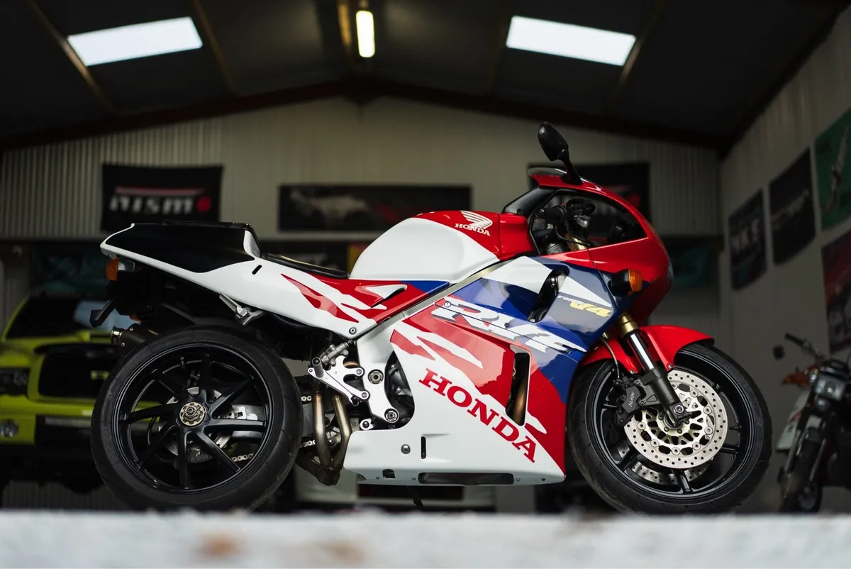 Honda rvf 400 - Image 4