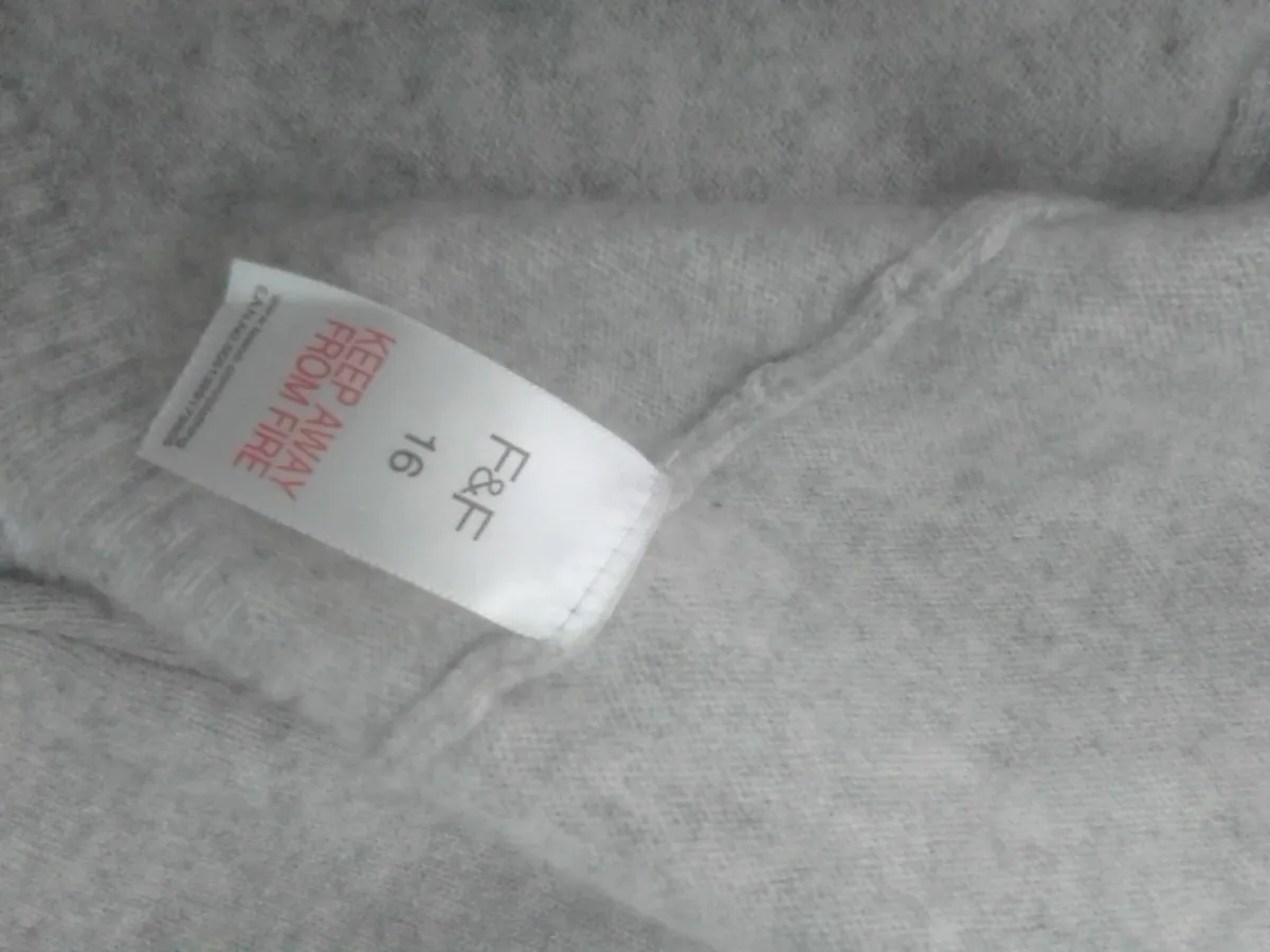 CASHMERE100%  GREY COWL NECK JUMPER SIZE 14/16 - Image 3