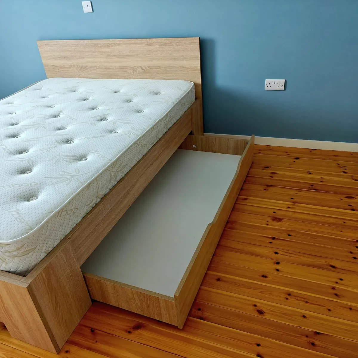 Bed king size - Image 1