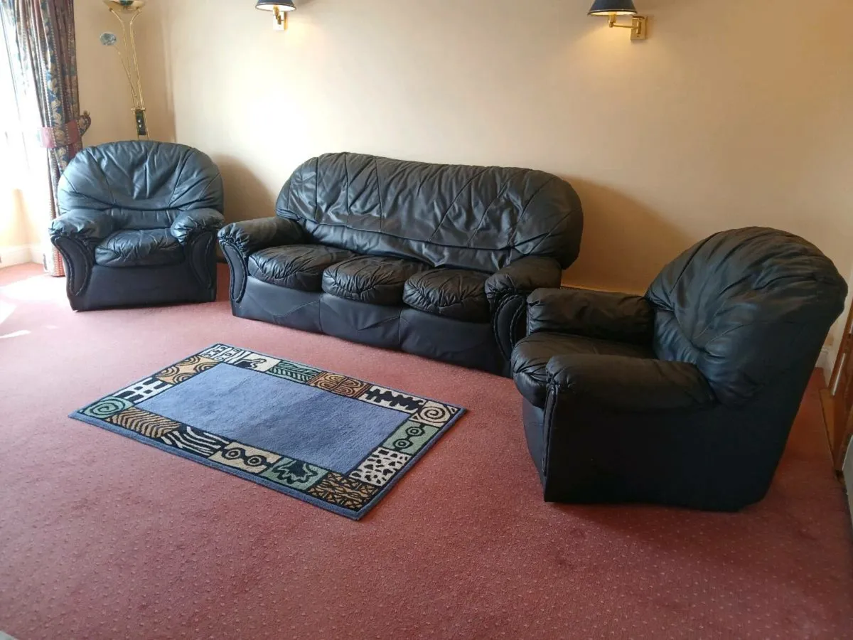 Three piece leather suite, Good condition.No tears - Image 1