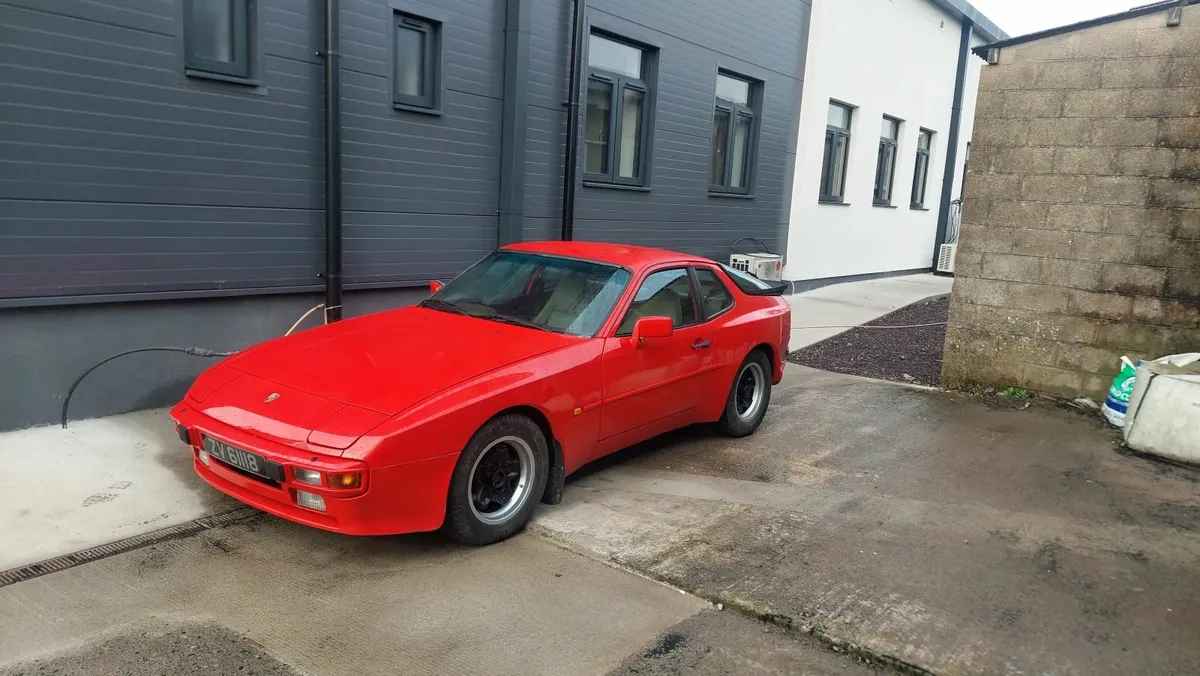 Porsche 944 1985 - Image 2