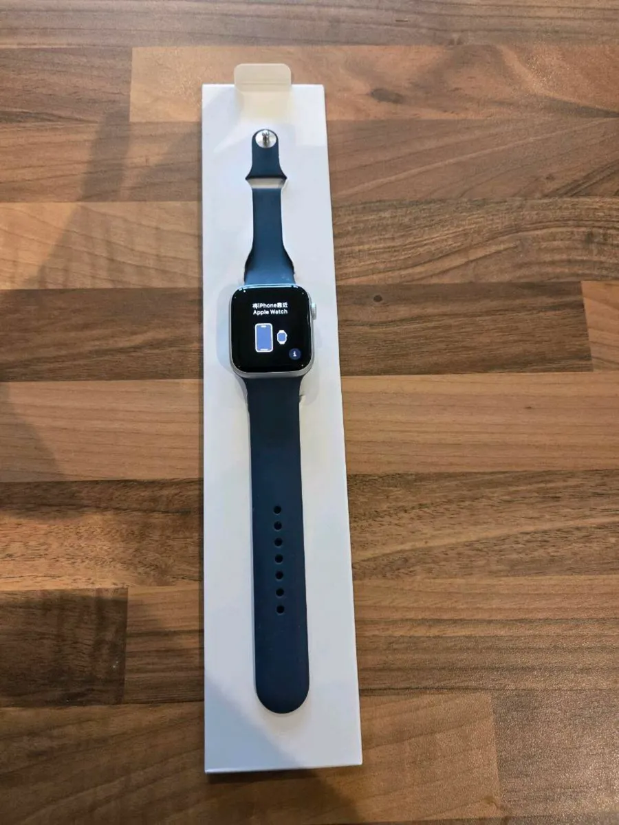 Apple Watch SE 44 - Image 2