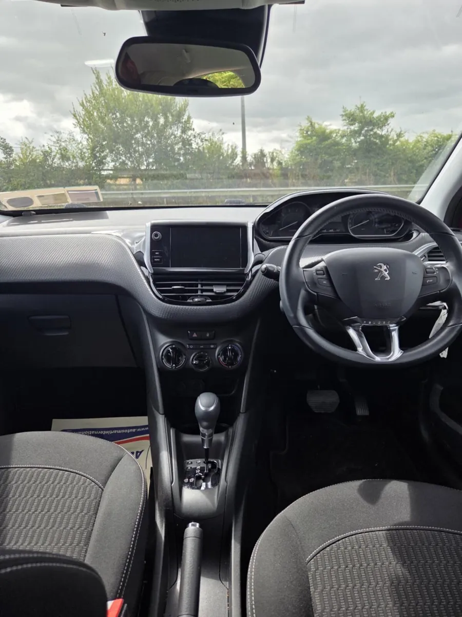 Car - Image 4