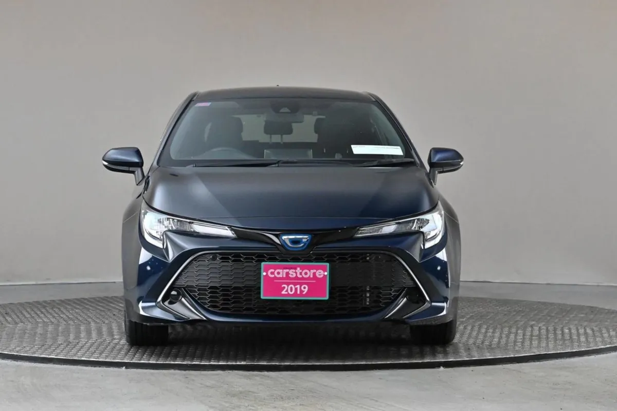 Toyota Corolla 1.8 Hybrid 5DR  reverse Cam androi - Image 2