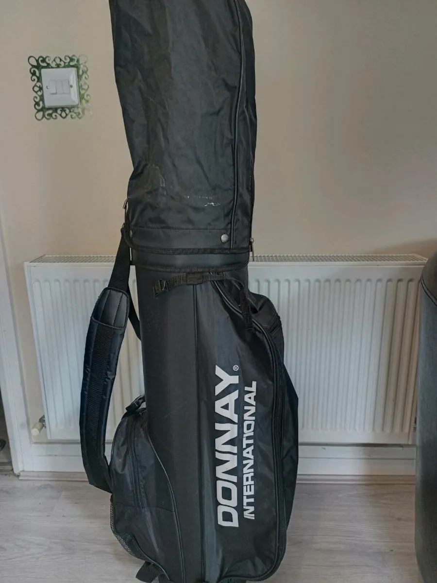 Donnay international waterproof Golf bag. - Image 1