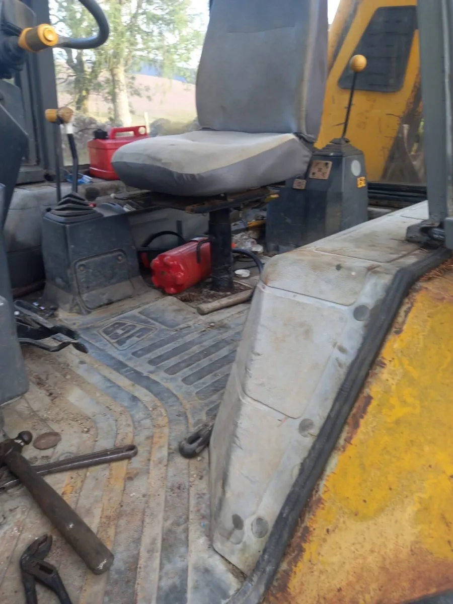 JCB 3CX digger - Image 3