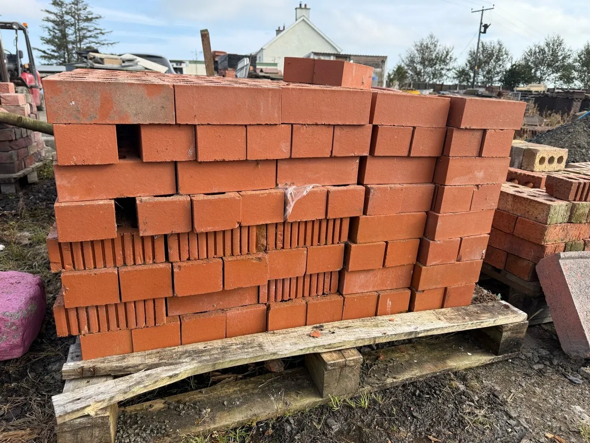 Imperial facing brick. - Image 1
