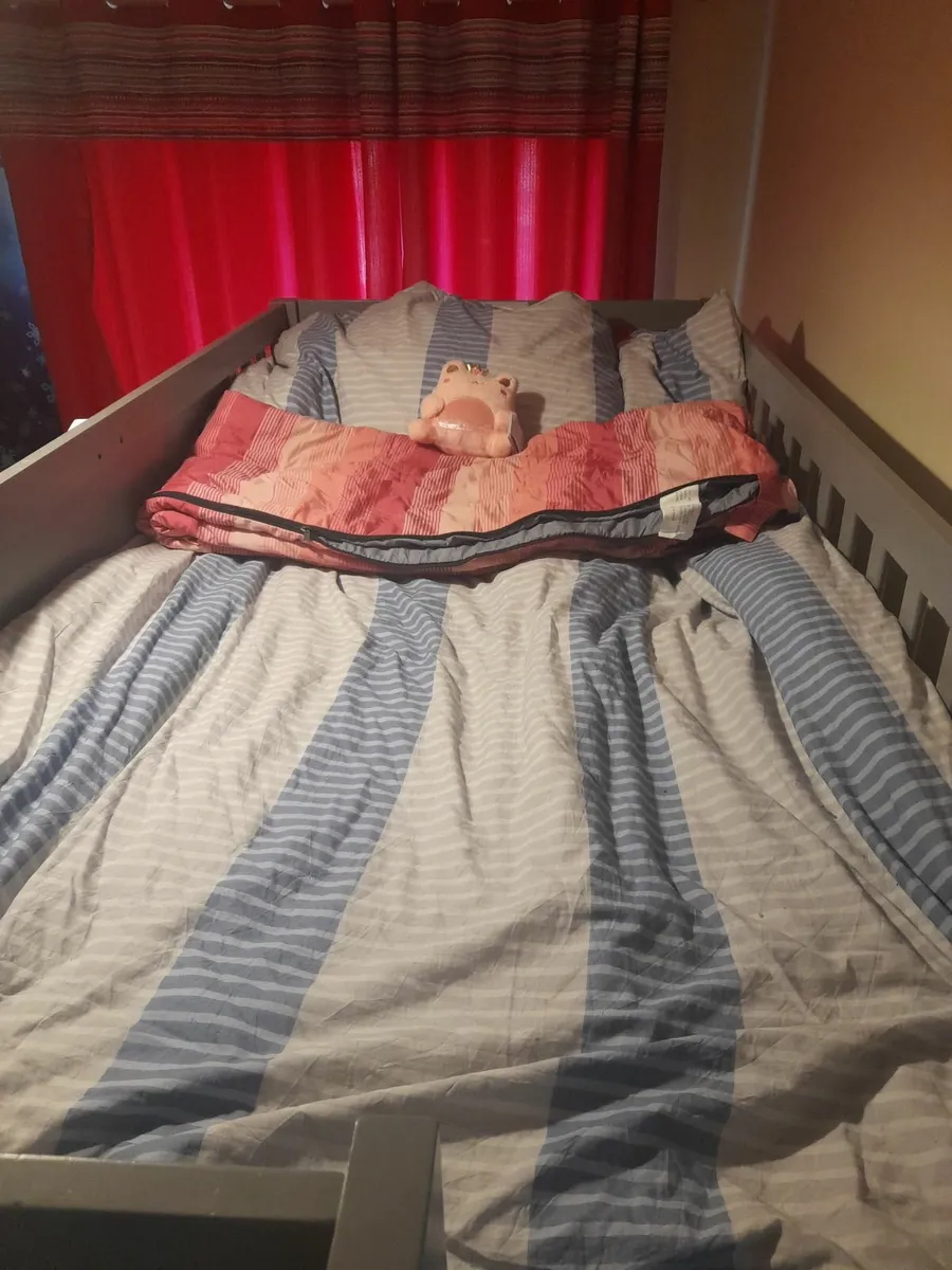 Bed - Image 3