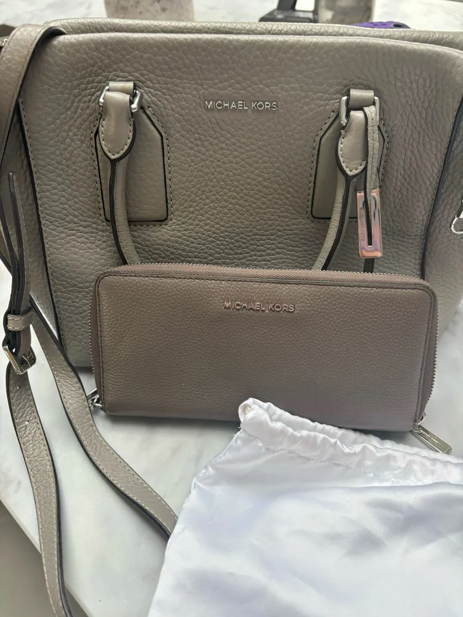 Grey Leather Michael Kors bag & matching wallet - Image 2