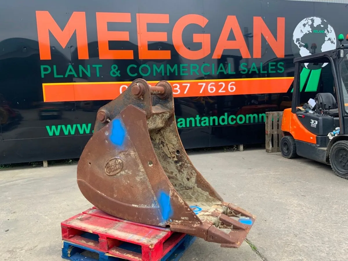 24" GEITH DIIGING BUCKET.....80mm PINS........... - Image 1
