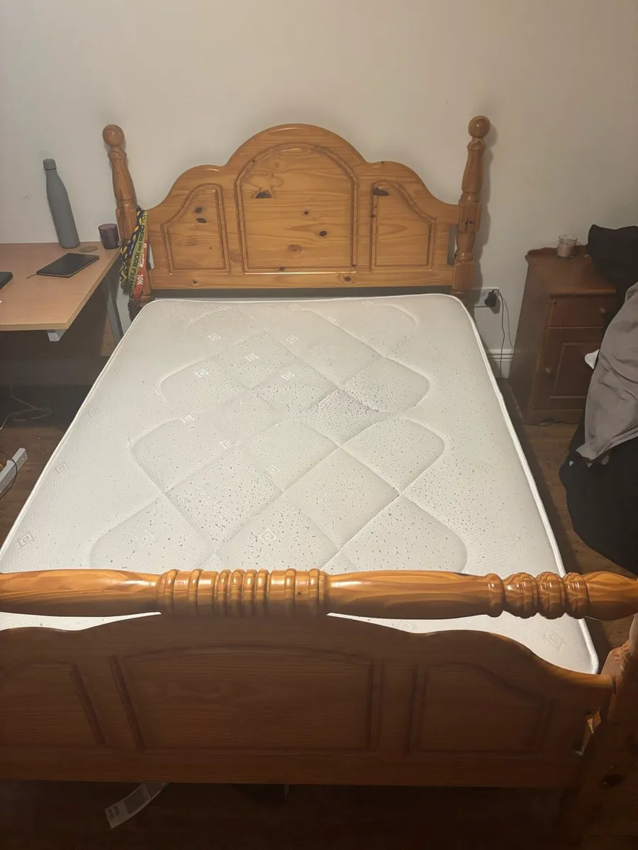 Double bed - Image 1
