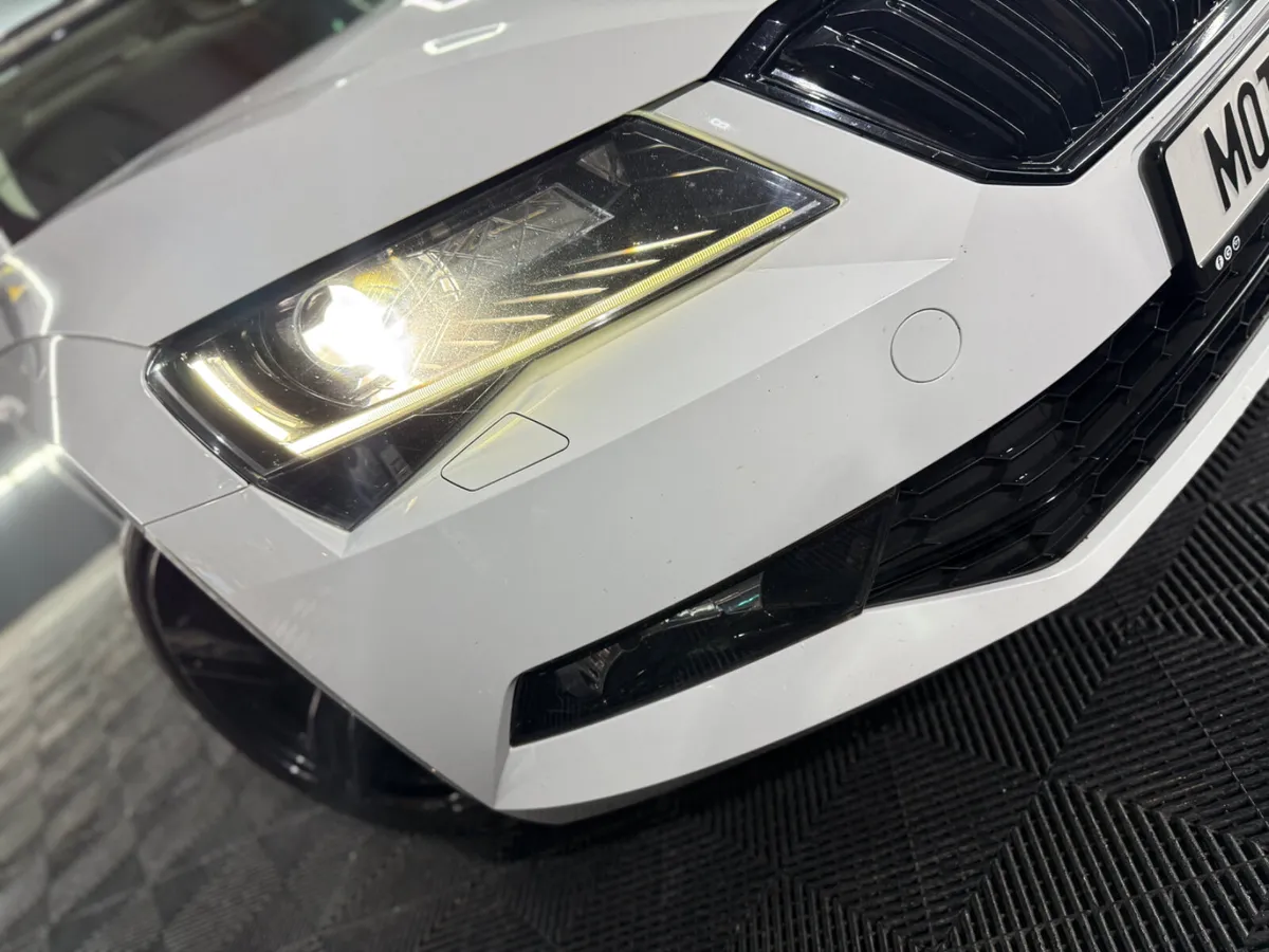⚪️2017 SKODA SUPERB AMBITION DSG BLACK EDITION⚪️ - Image 3