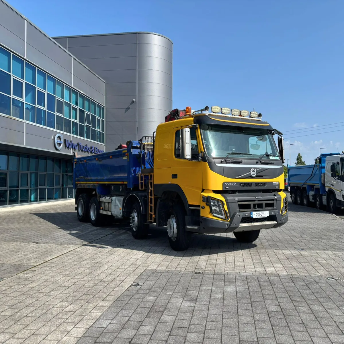 Volvo FM Tipper Grab - Image 3