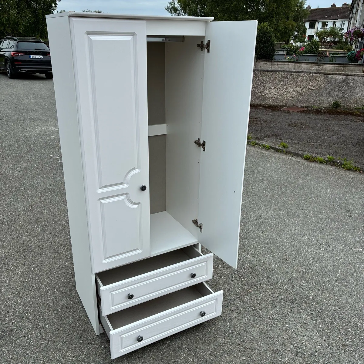 White wardrobe with 2 deep drawers - Image 4
