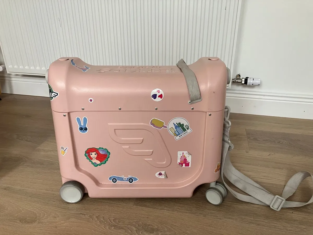Ride on suitcase - Image 1