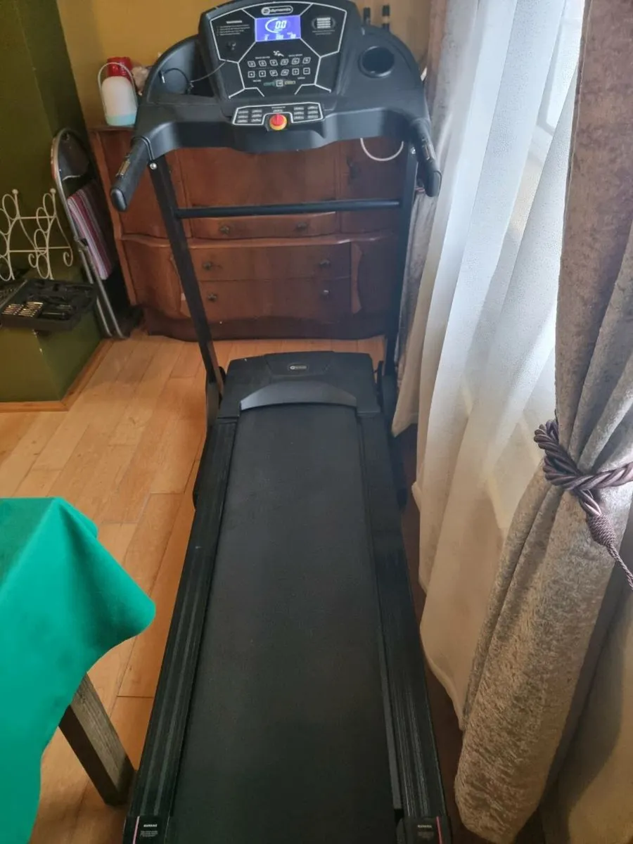 Dynamic treadmill with auto incline and speaker - Image 4