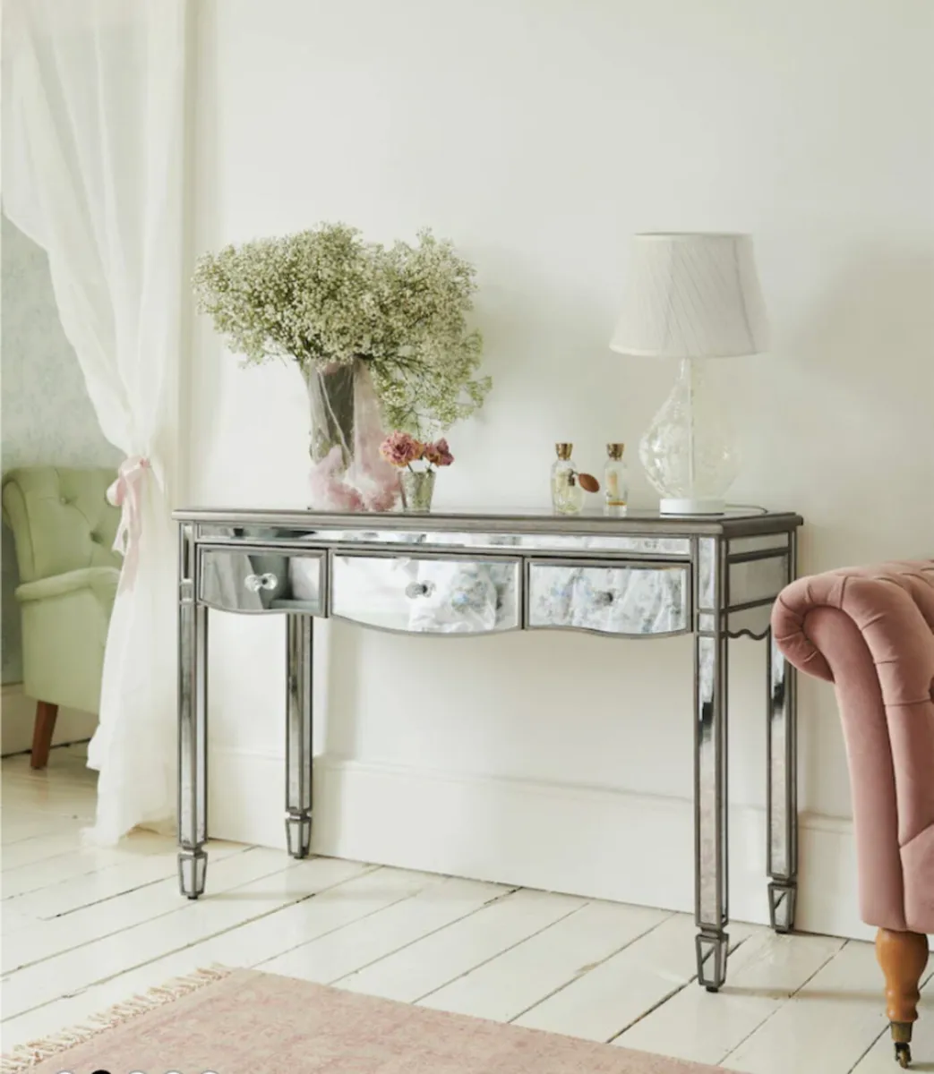 Beautiful Hall table (bargain) - Image 1