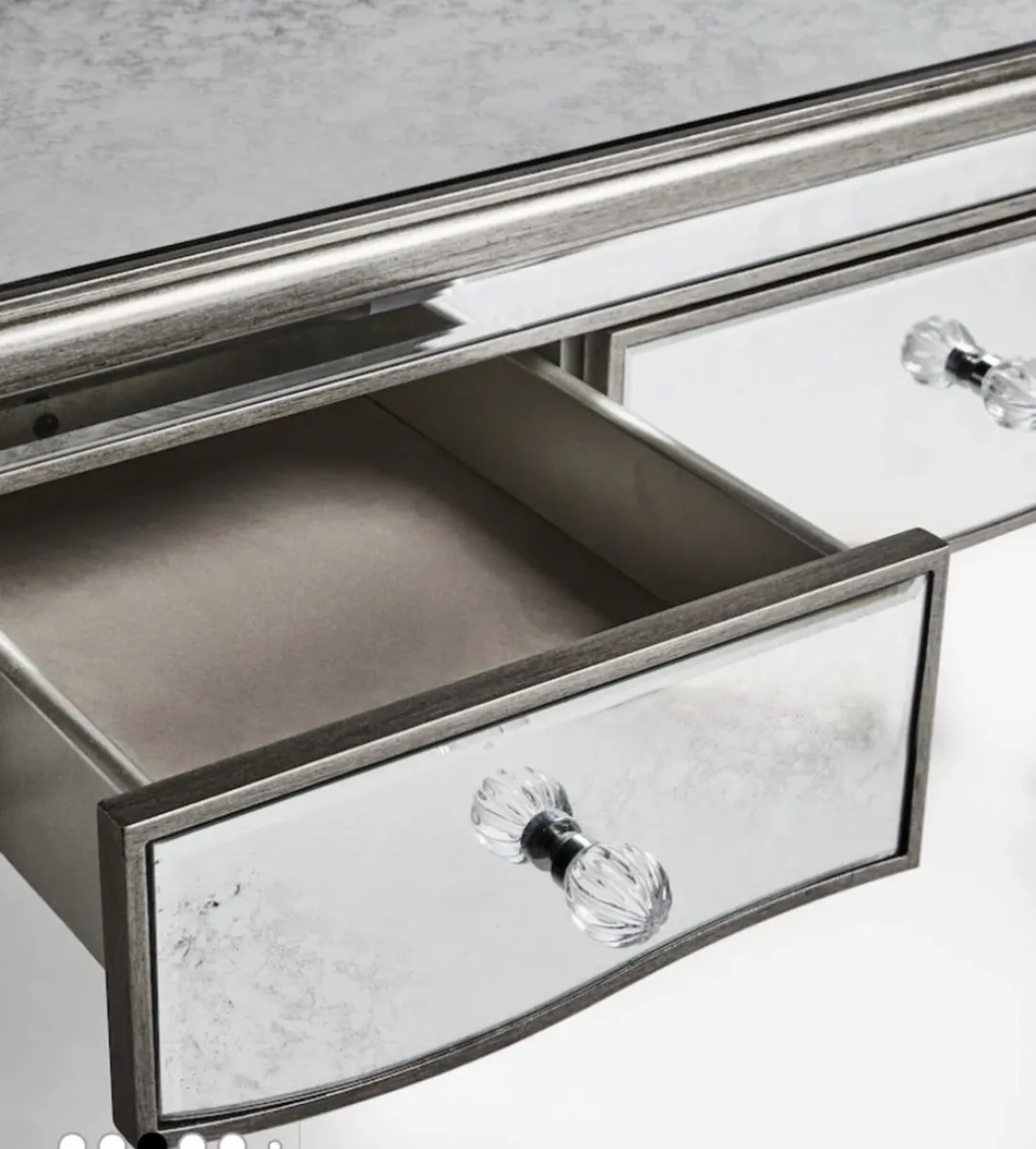 Beautiful Hall table (bargain) - Image 2