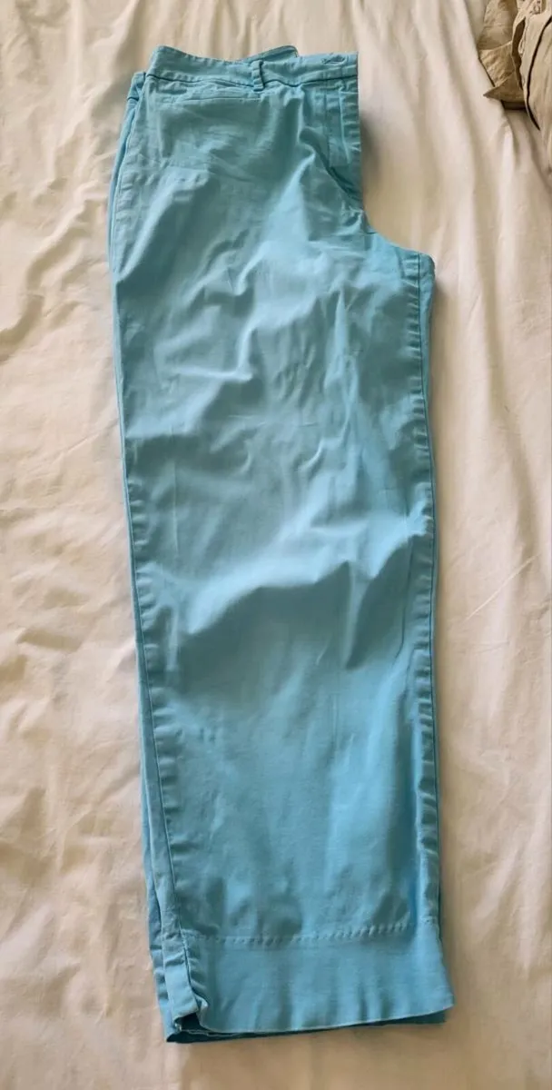 Bundle of 3 prs ladies cropped trousers - Image 3