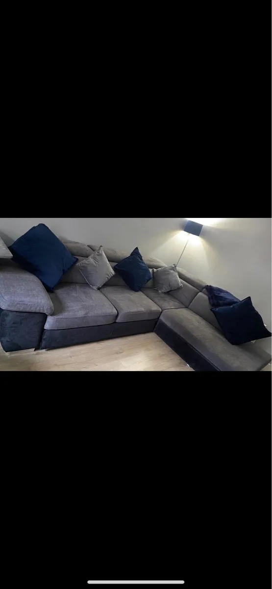 Couch - Image 1