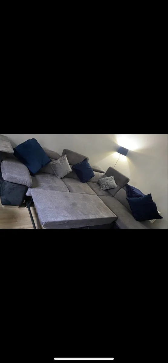 Couch - Image 2