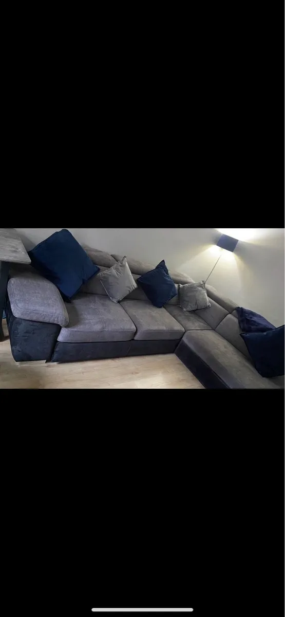 Couch - Image 3