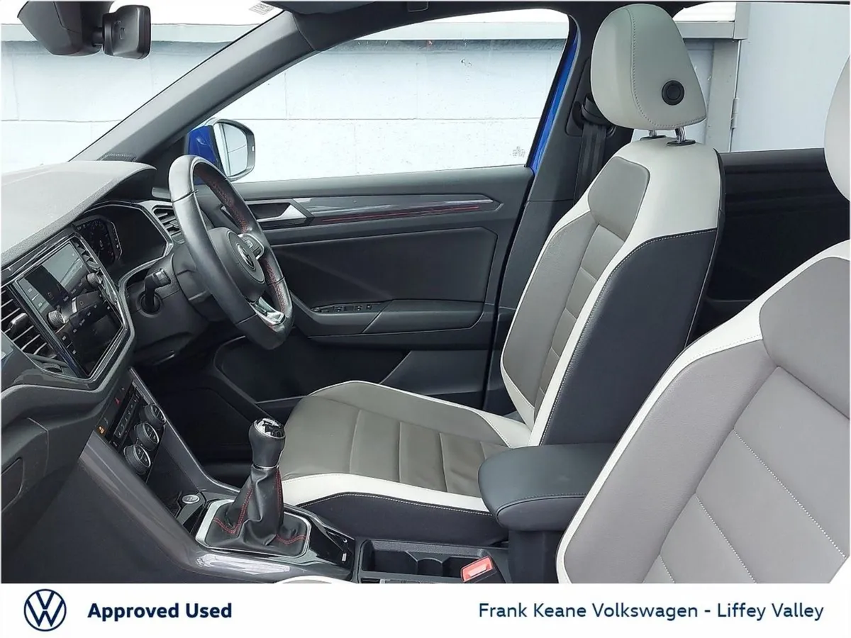 Volkswagen T-Roc Sport 1.5tsi 150BHP  rear View C - Image 4