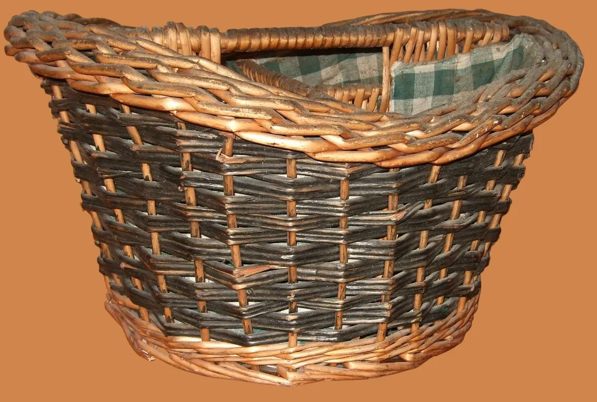 Vintage Wicker Wine Carrier - Image 4