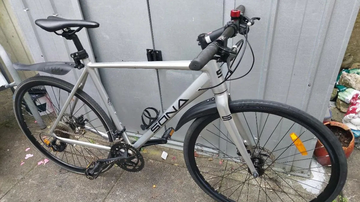 Sona Flat Bar Road Bike - Image 3