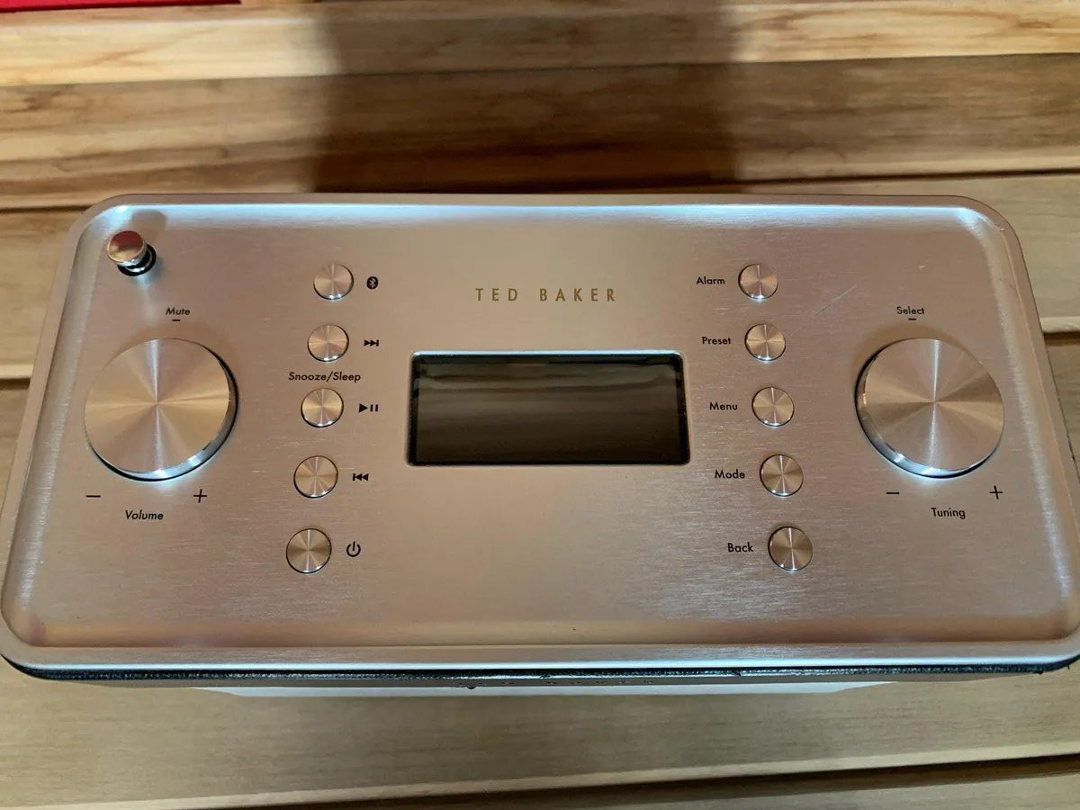 Ted Baker  DAB/DAB+/FM/Bluetooth Radio - Image 4