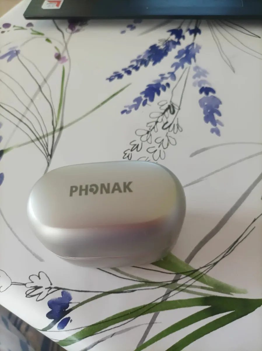 Hearing aids - Image 1