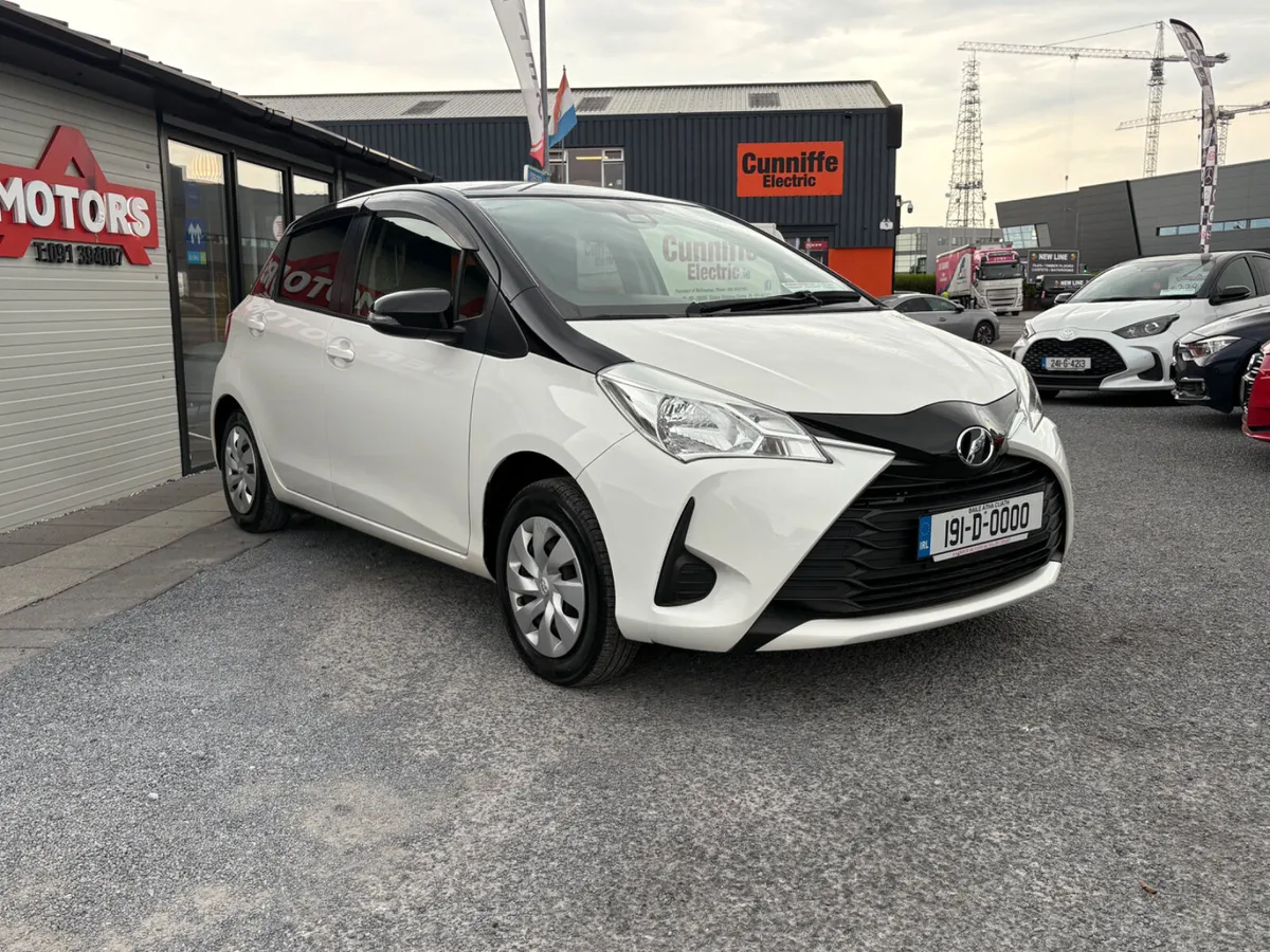 2019 TOYOTA YARIS VITZ PETROL  AUTO - Image 3