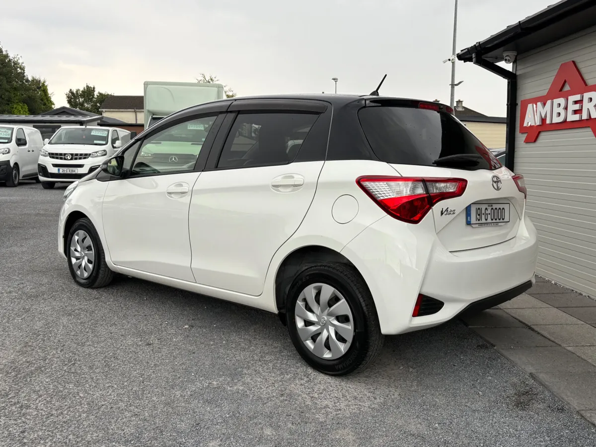 2019 TOYOTA YARIS VITZ PETROL  AUTO - Image 4