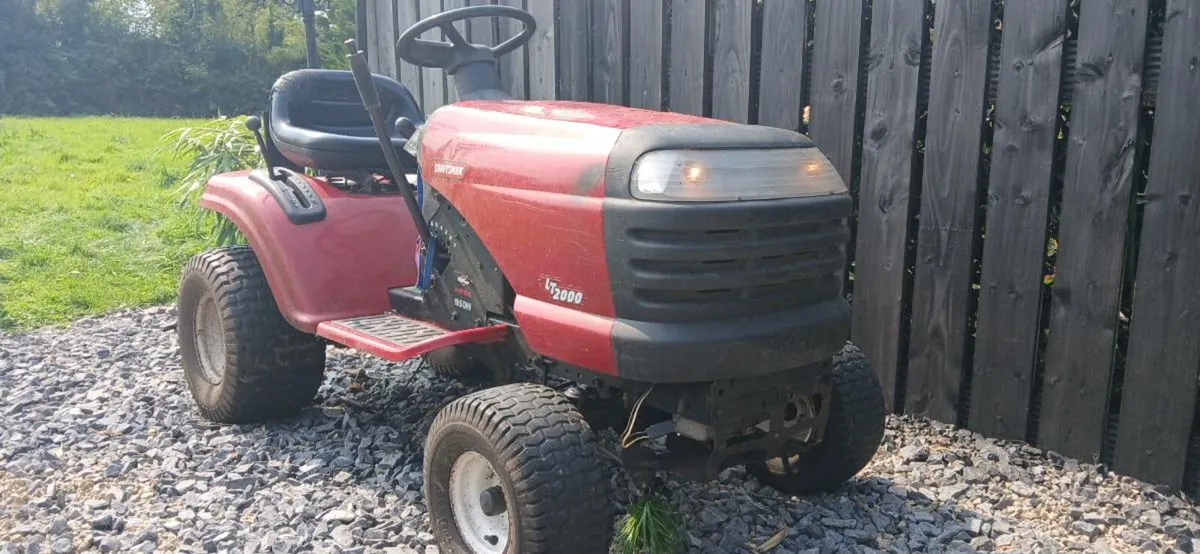 Craftsman LT2000 19.5hp Ride on mower - Image 1