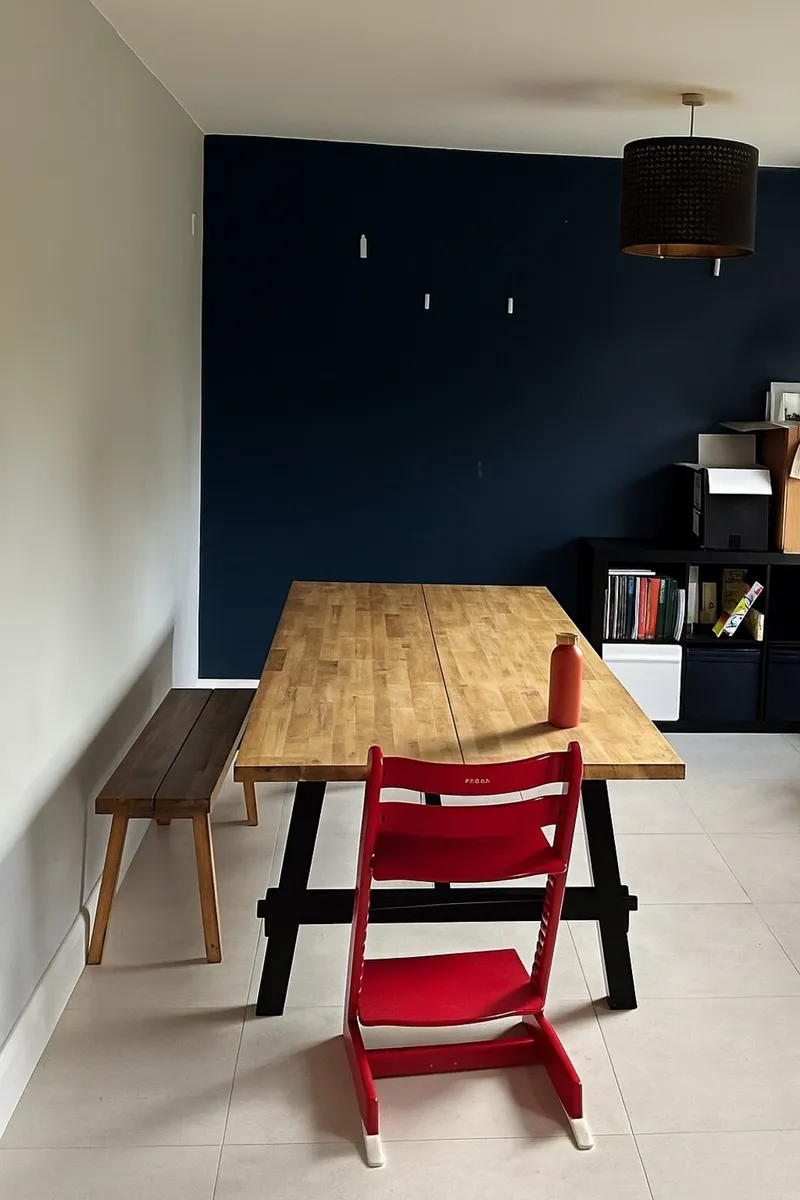 Dining table - Image 1