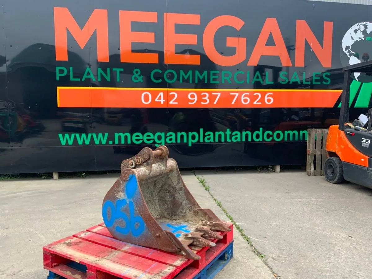 24" GEITH DIGGING BUCKET.....45mm PINS......05624. - Image 1