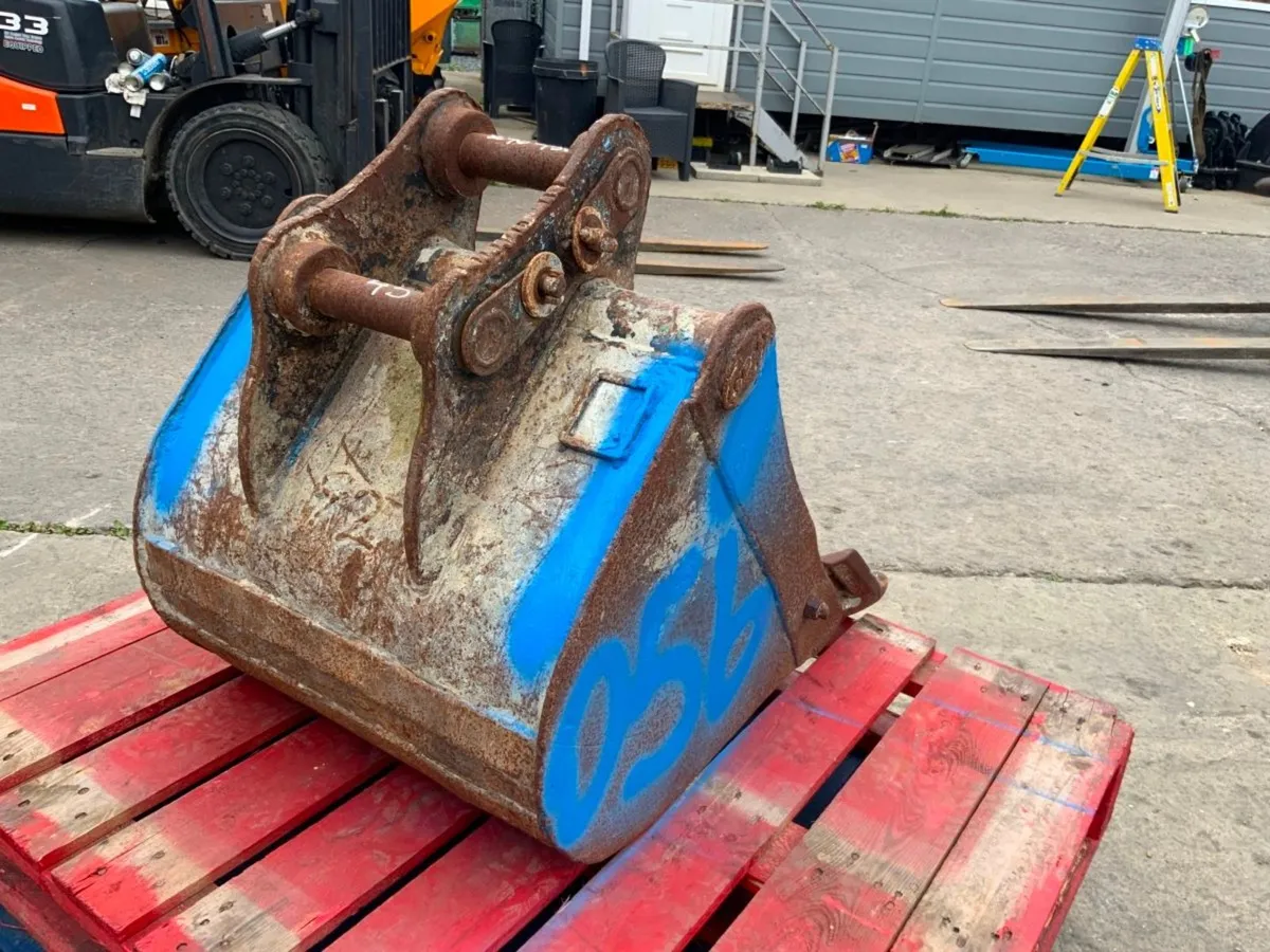 24" GEITH DIGGING BUCKET.....45mm PINS......05624. - Image 3